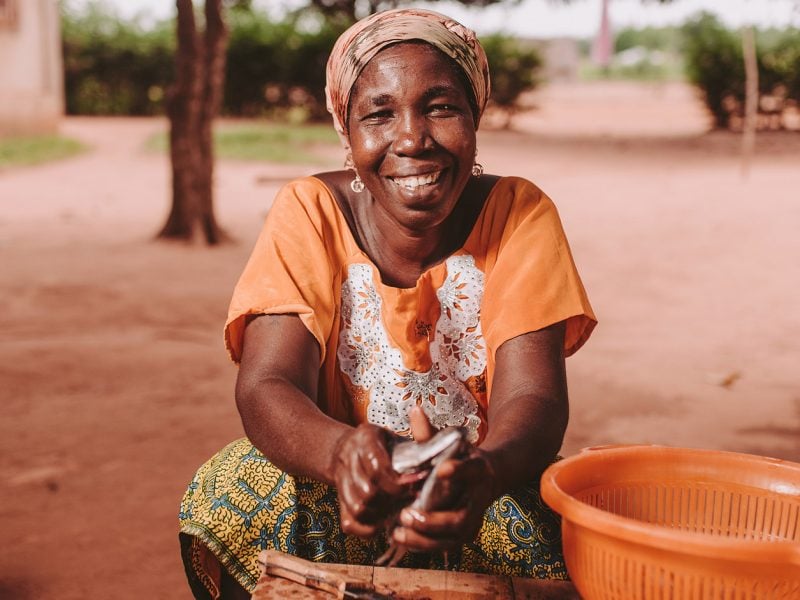 alt="ADJO, EHRENAMTLICHE KÖCHIN, TOGO, Compassion Deutschland"