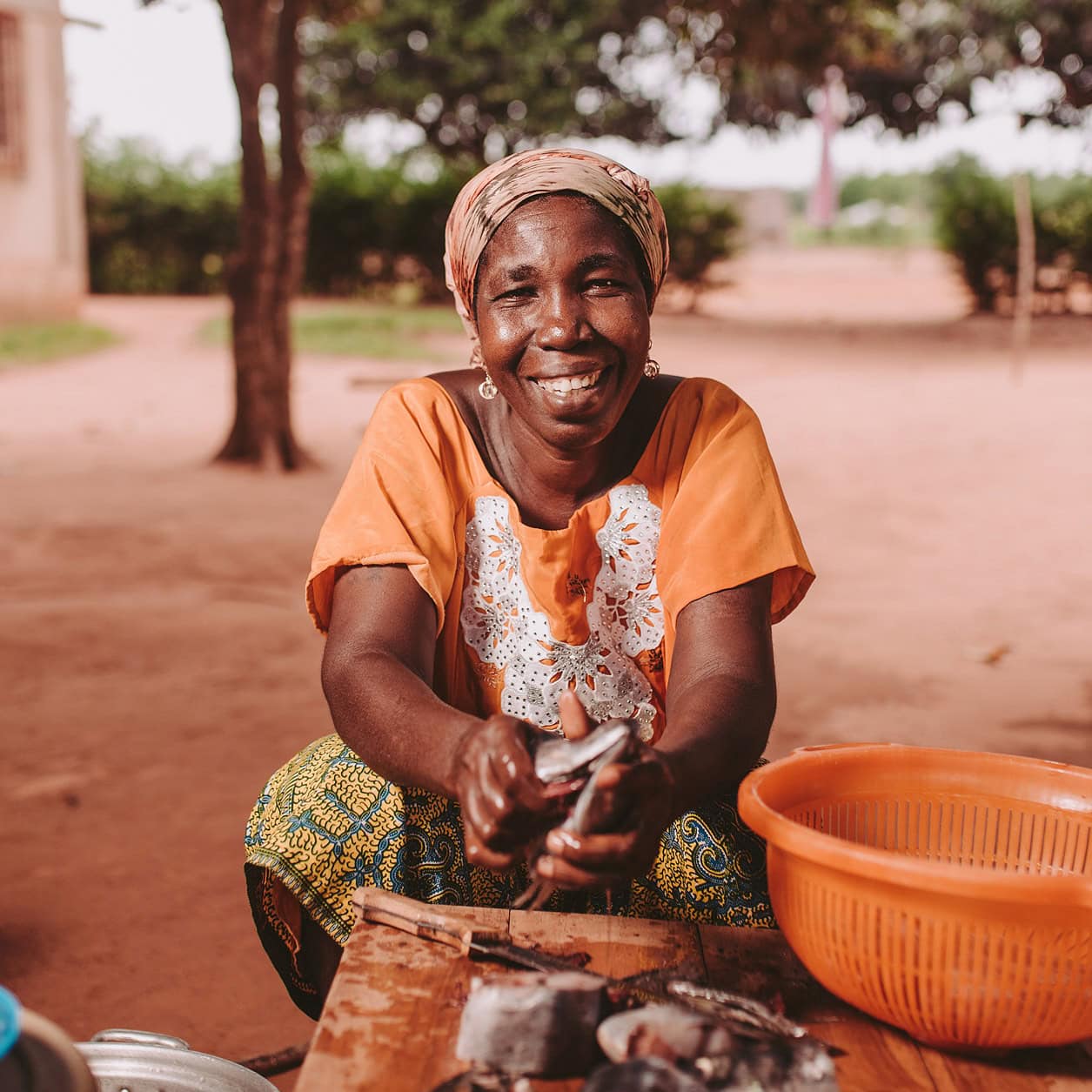 alt="ADJO, EHRENAMTLICHE KÖCHIN, TOGO, Compassion Deutschland"